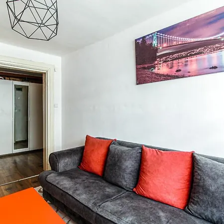 Fully Furnished Stylish Flat In Sisli דירה *